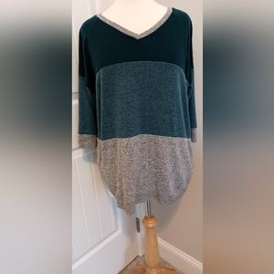 Maurices womens Sz L Lightweight Sweater